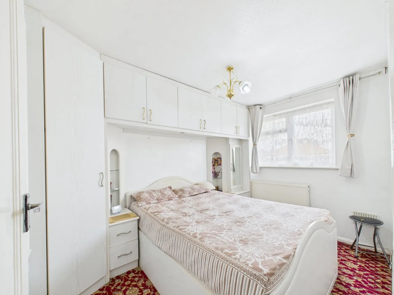 Chichester Way, Feltham, TW14, photo 4