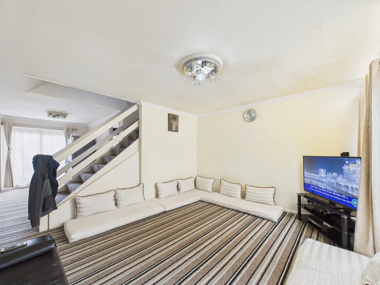 Chichester Way, Feltham, TW14, photo 5