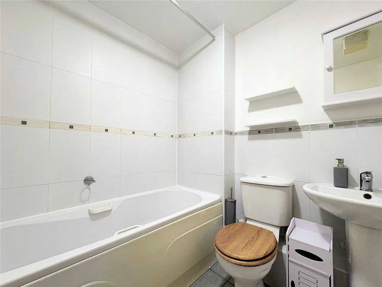Acanthus Court, Cirencester, GL7, photo 5