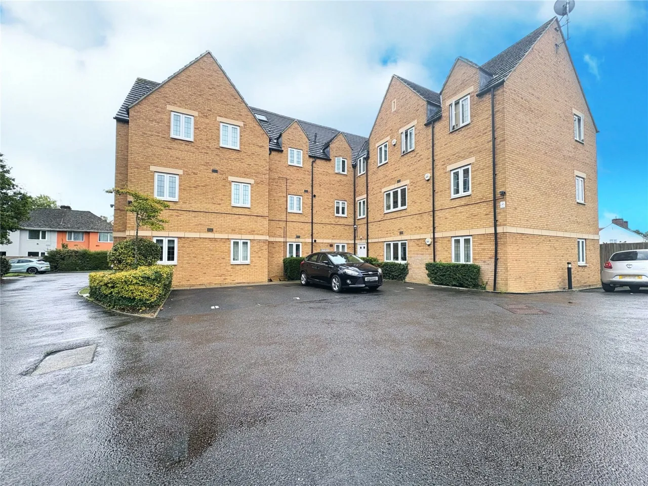 Acanthus Court, Cirencester, GL7, photo 13