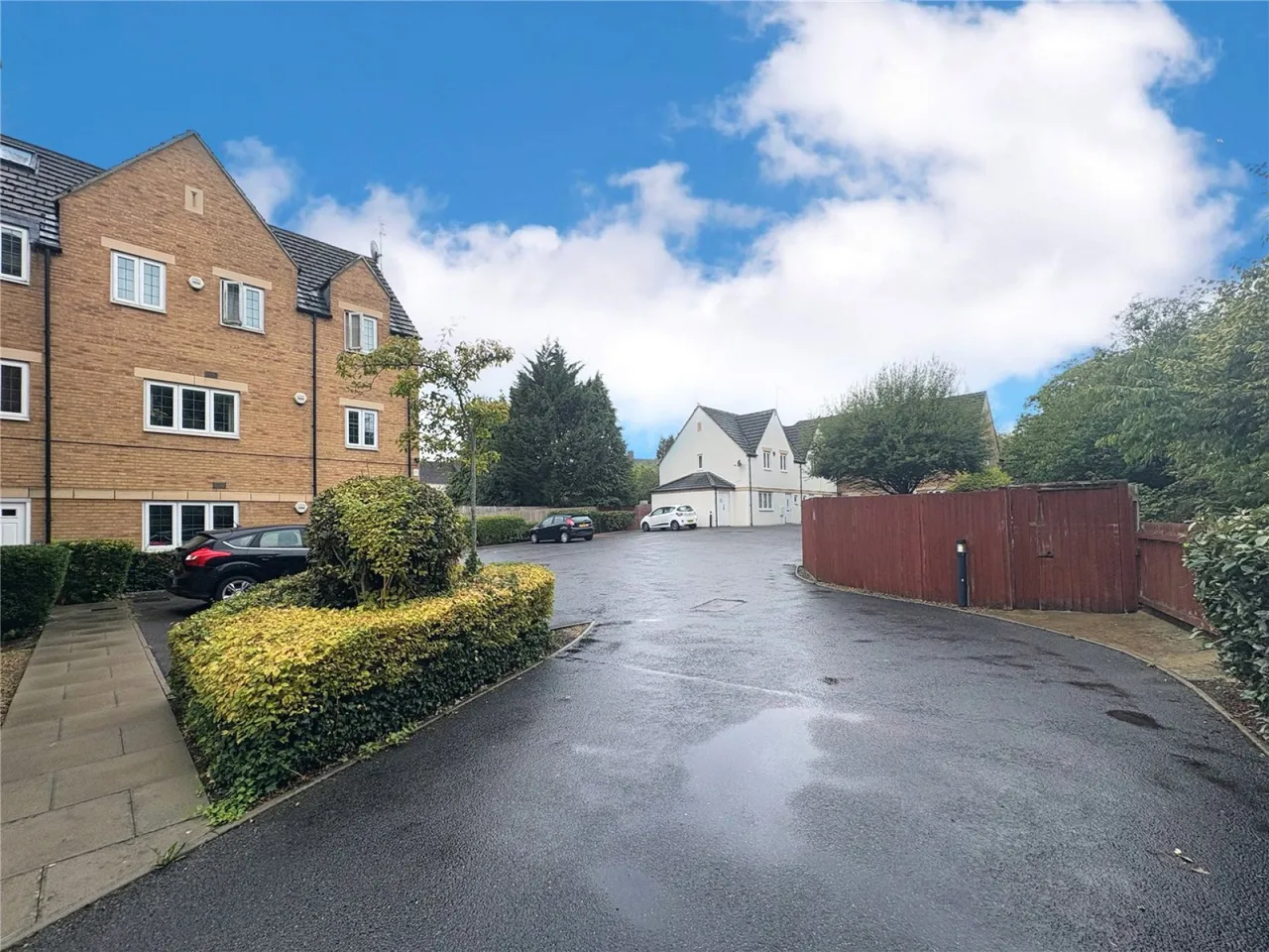 Acanthus Court, Cirencester, GL7, photo 11