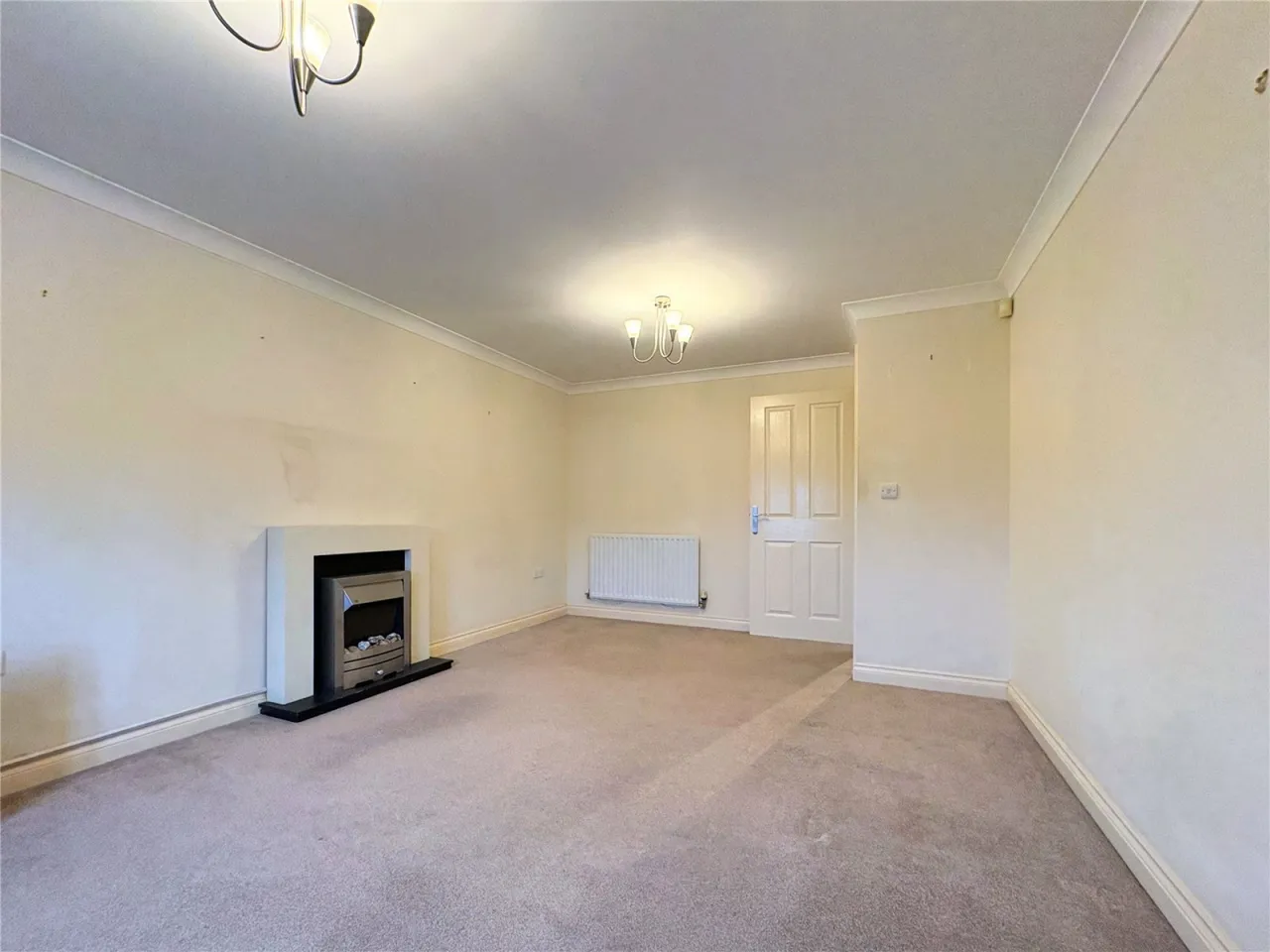 Acanthus Court, Cirencester, GL7, photo 2