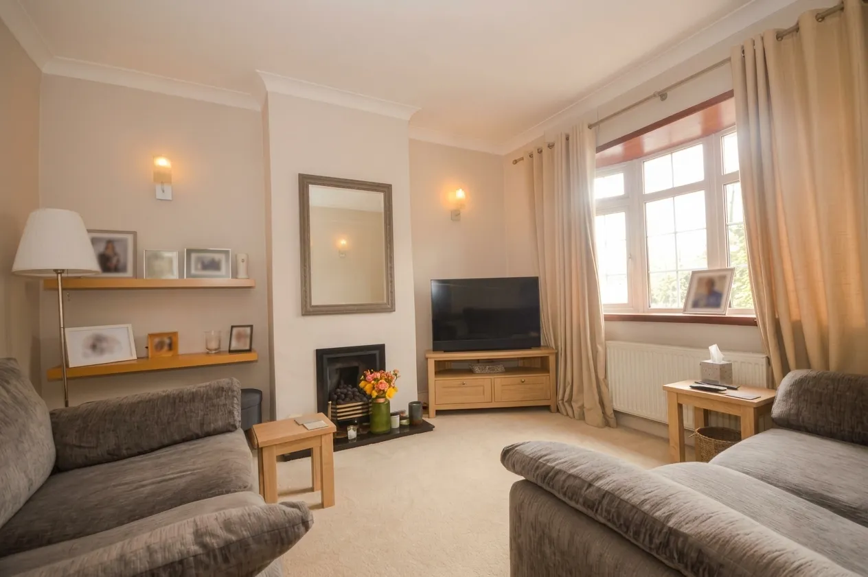 Horseshoe Crescent, Beaconsfield, HP9, photo 2