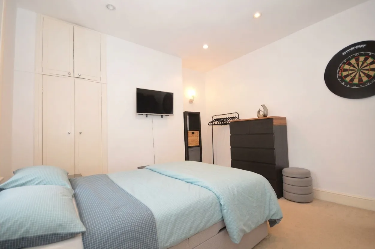 Horseshoe Crescent, Beaconsfield, HP9, photo 3