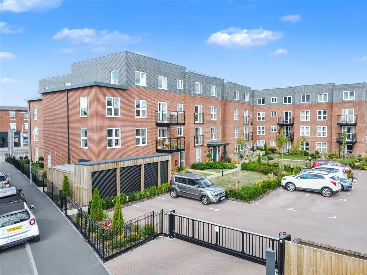 1 bed flat for sale, Wilmot Lane, Beeston, NG9