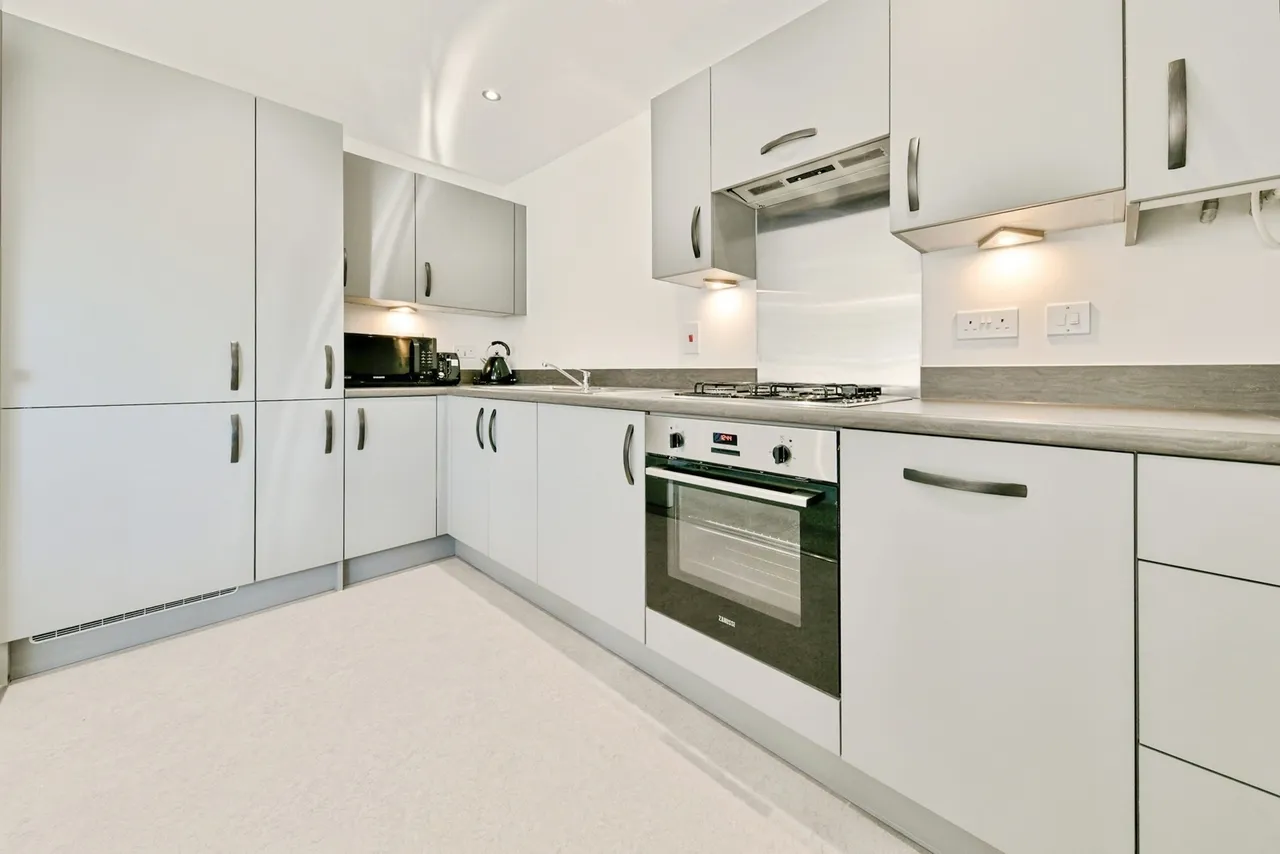 Porthcawl Close, Stevenage, Hertfordshire, SG1, photo 3