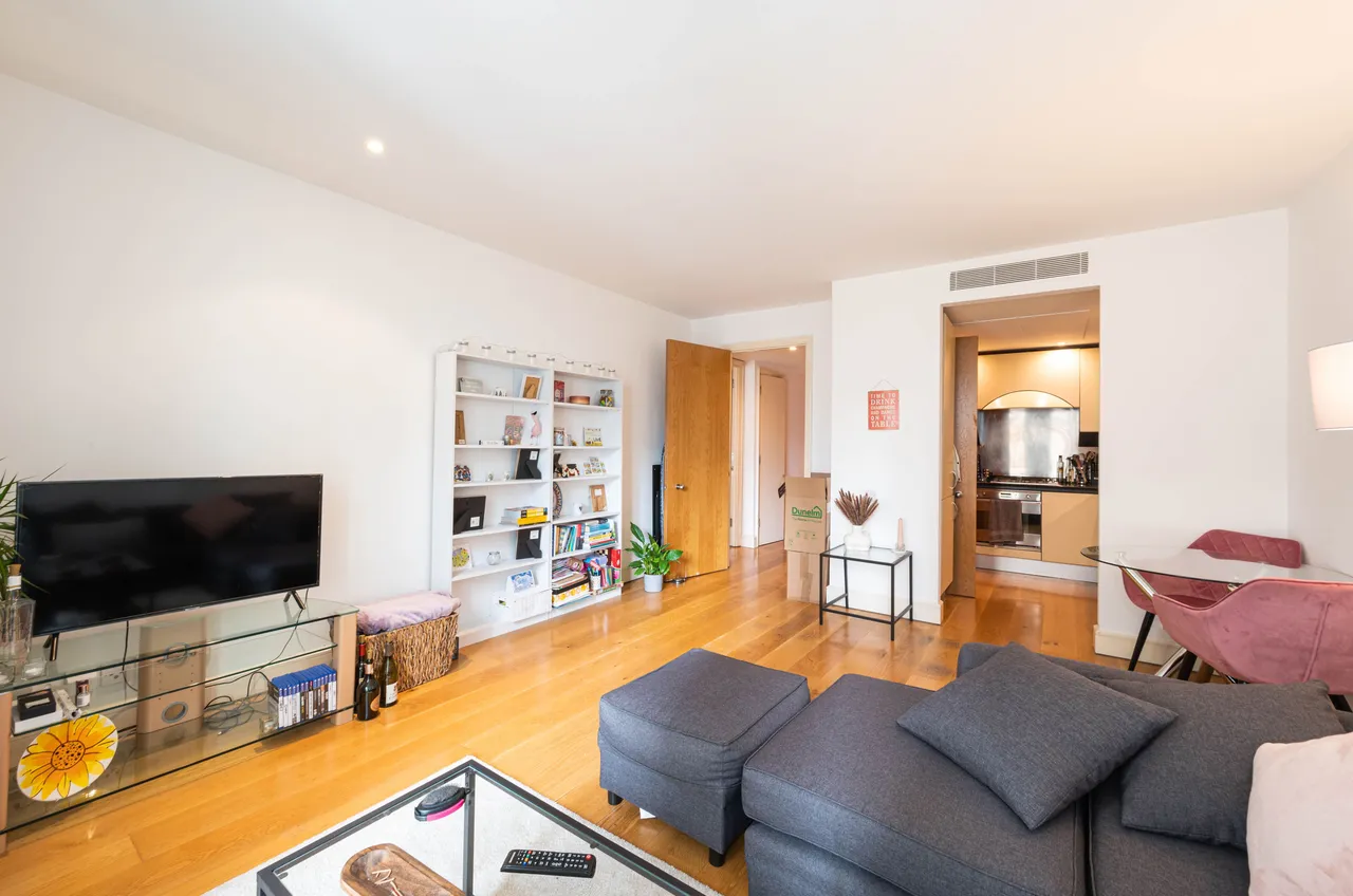 55 Eaton House, 38 Westferry Circus, London, photo 5