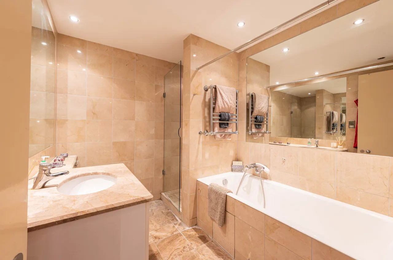55 Eaton House, 38 Westferry Circus, London, photo 7