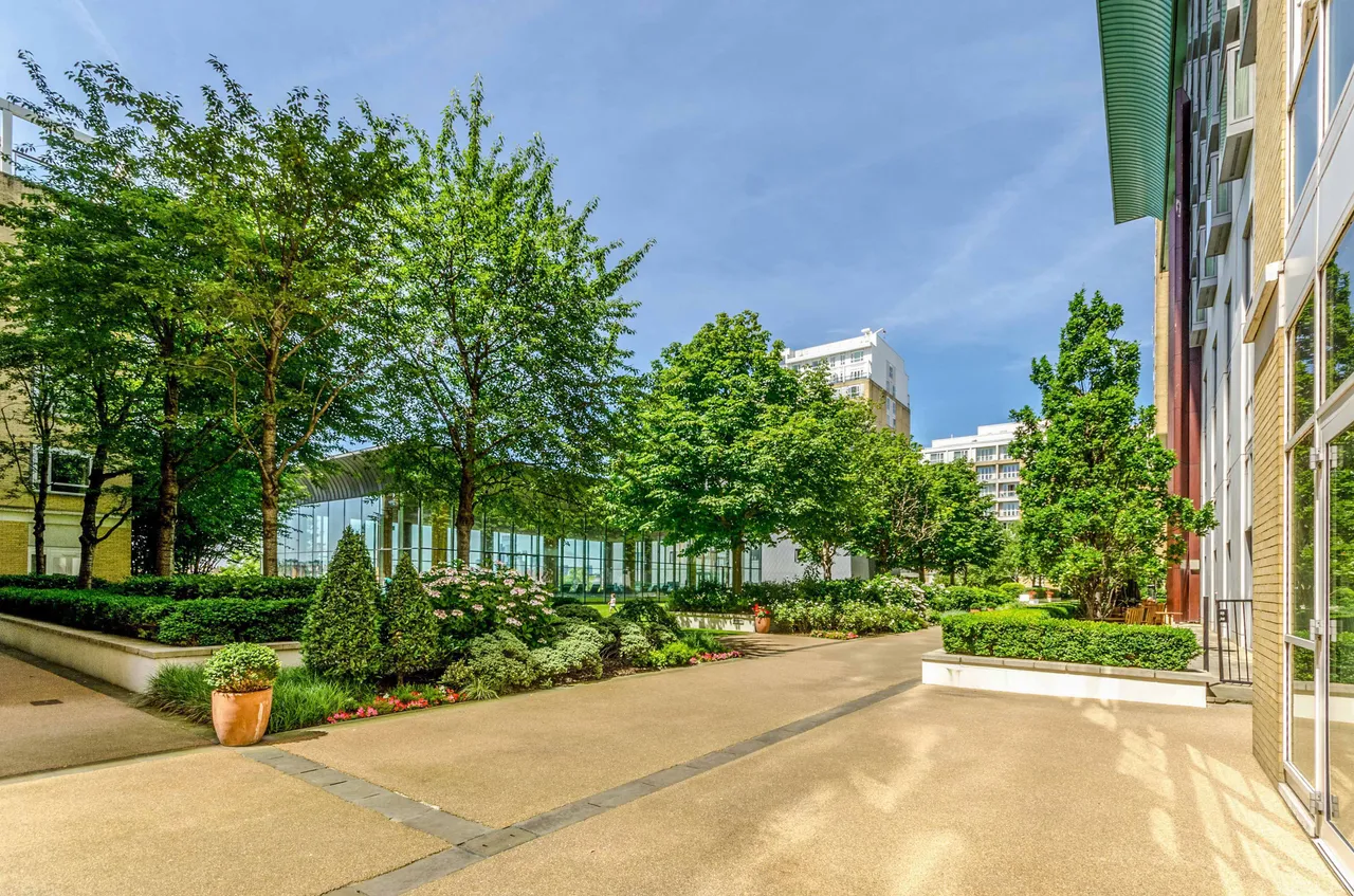 1 bed flat to rent — 55 Eaton House, 38 Westferry Circus, London
