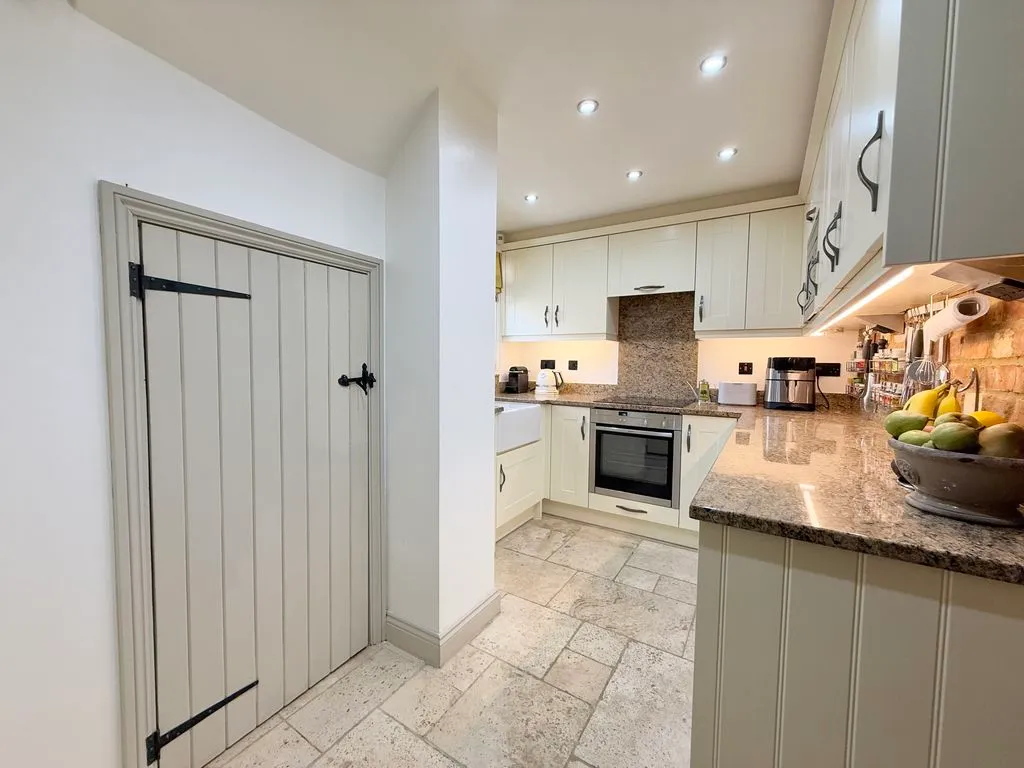 Cublington Road, Aston Abbotts, HP22, photo 4