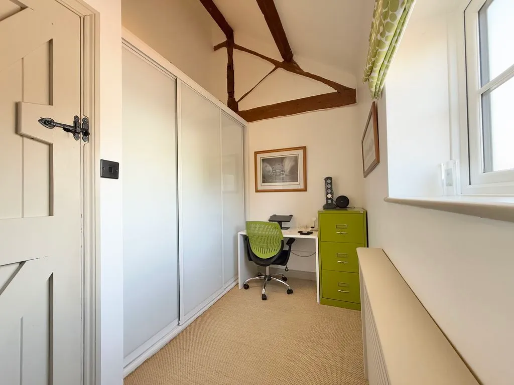 Cublington Road, Aston Abbotts, HP22, photo 11