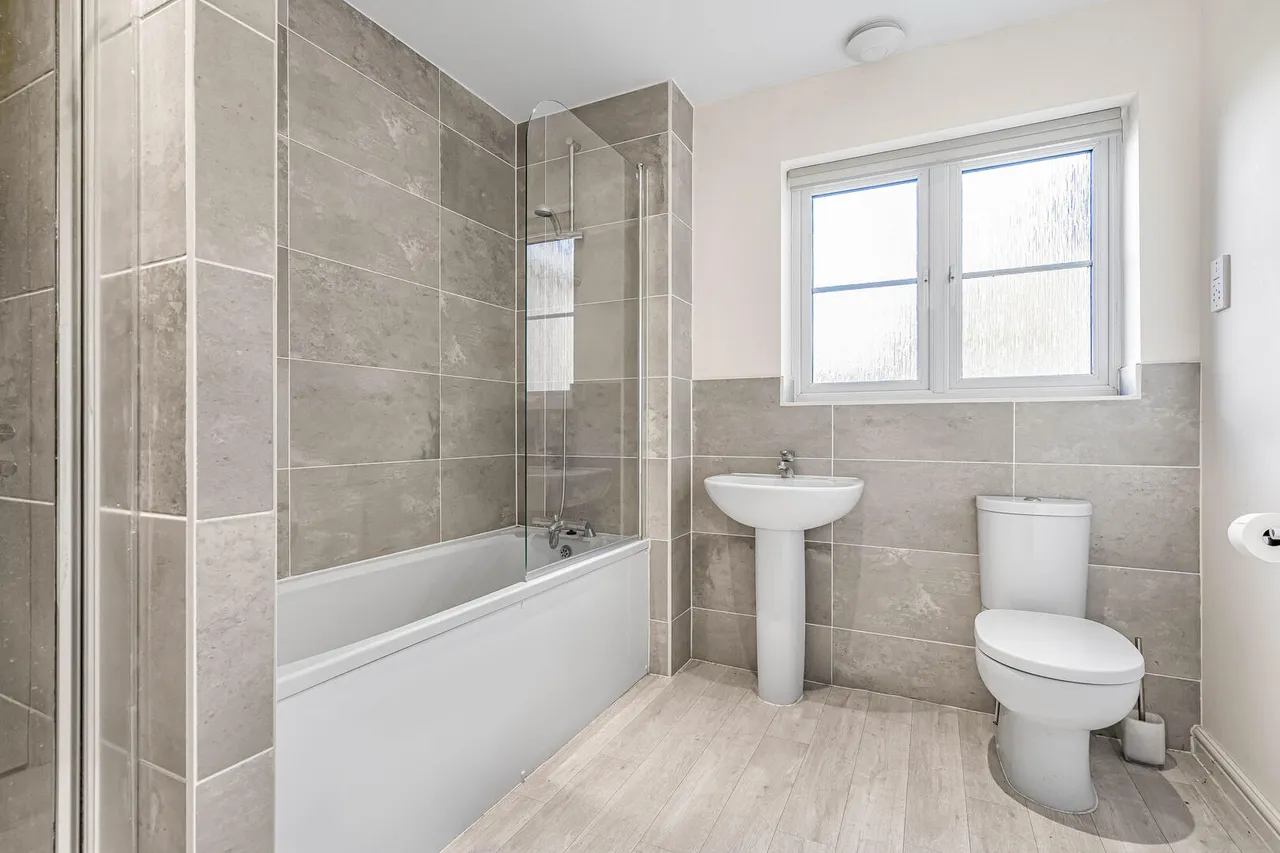 Anvil Way, Kennett, CB8, photo 16