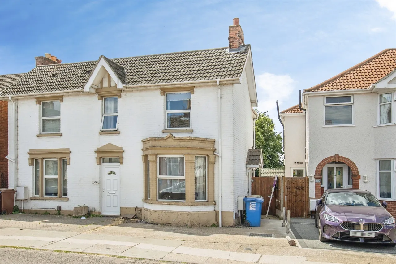 2 bed house for sale — Bramford Lane, Ipswich
