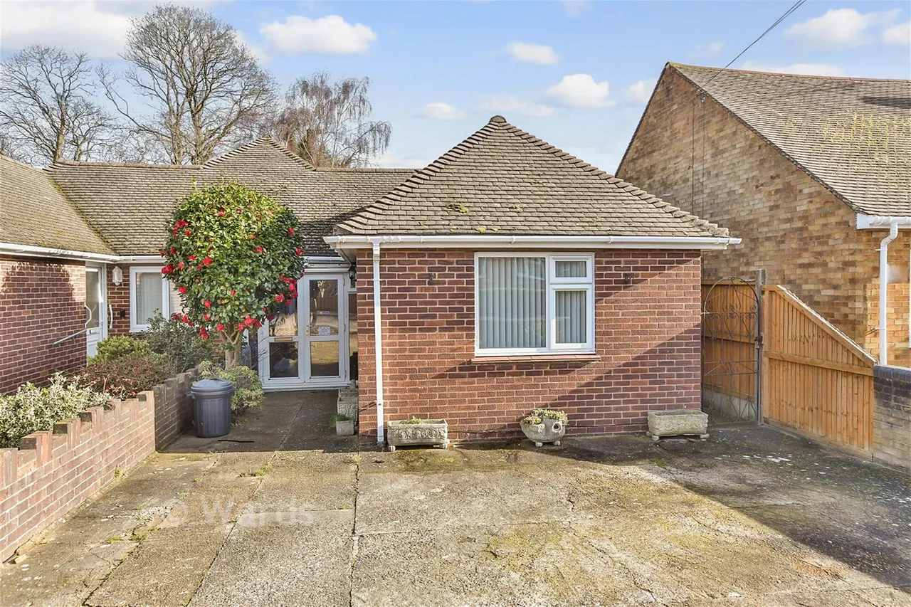 2 bed house for sale, Fairview Avenue, Wigmore, ME8