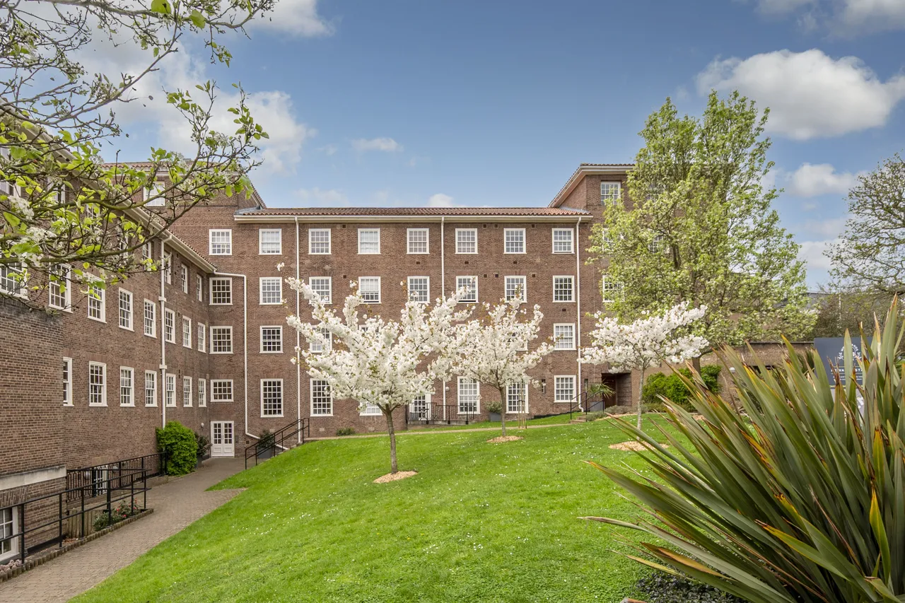 2 bed flat for sale — F402 Gilbert Scott Building, Scott Avenue, London