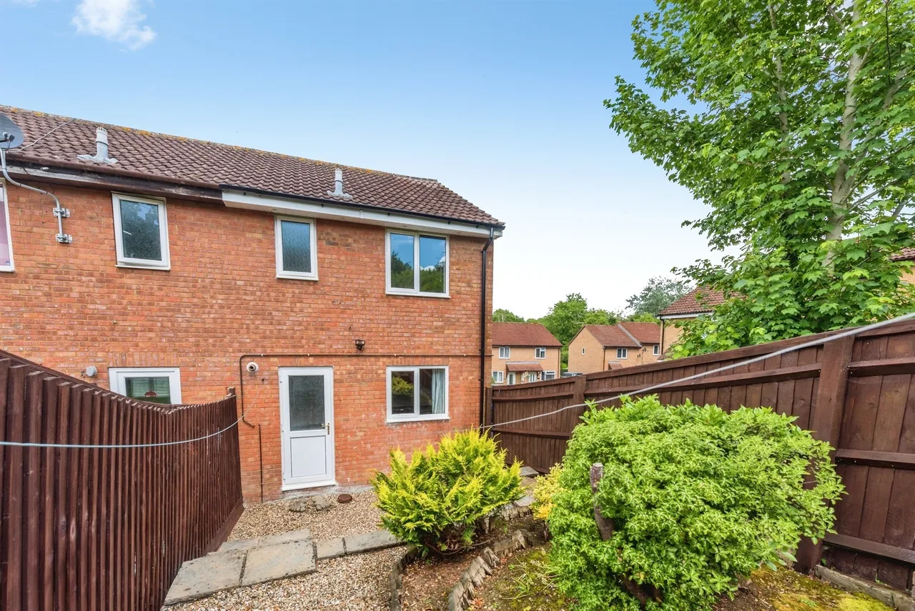 Chives Way, Swindon, SN2, photo 2
