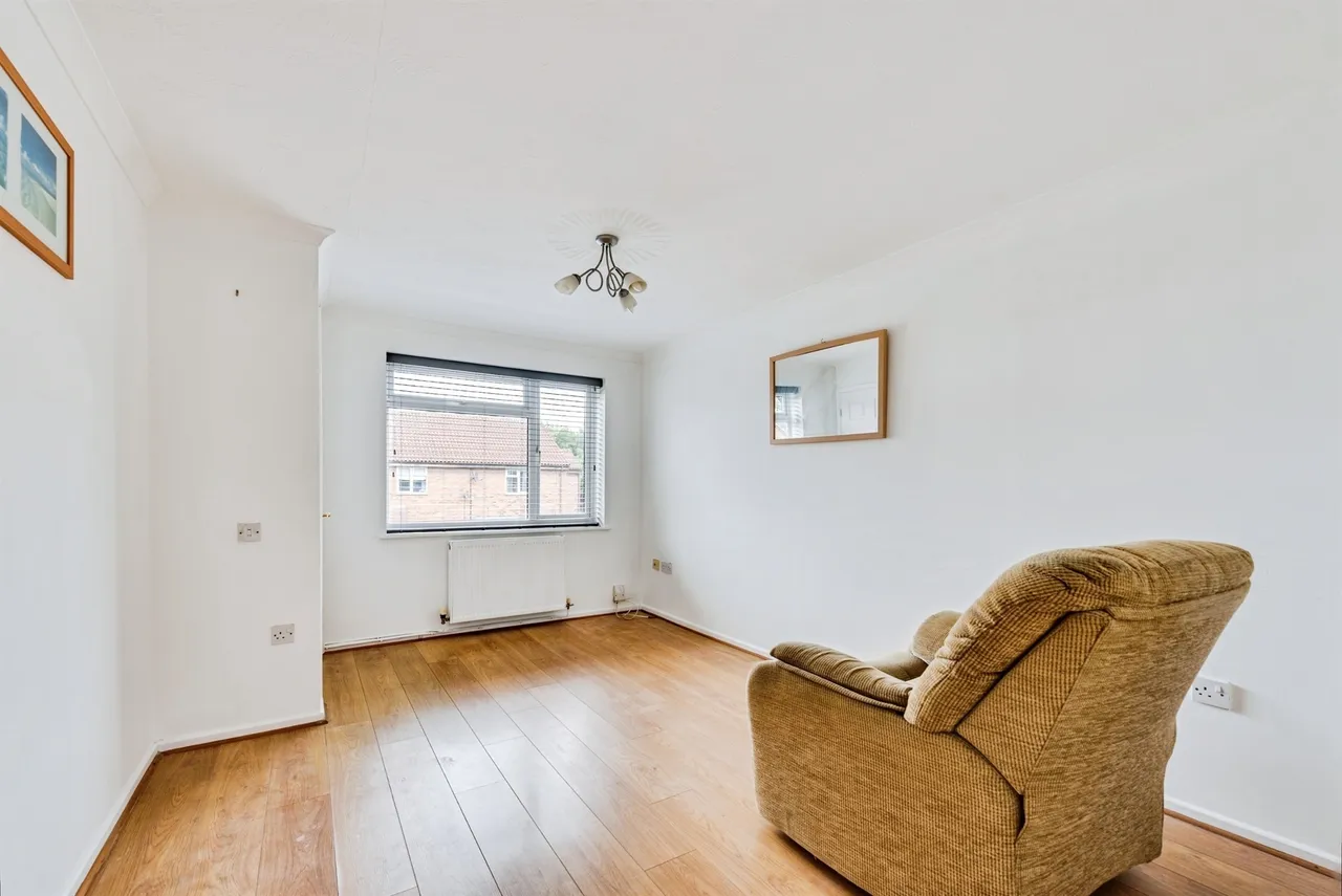 Chives Way, Swindon, SN2, photo 4