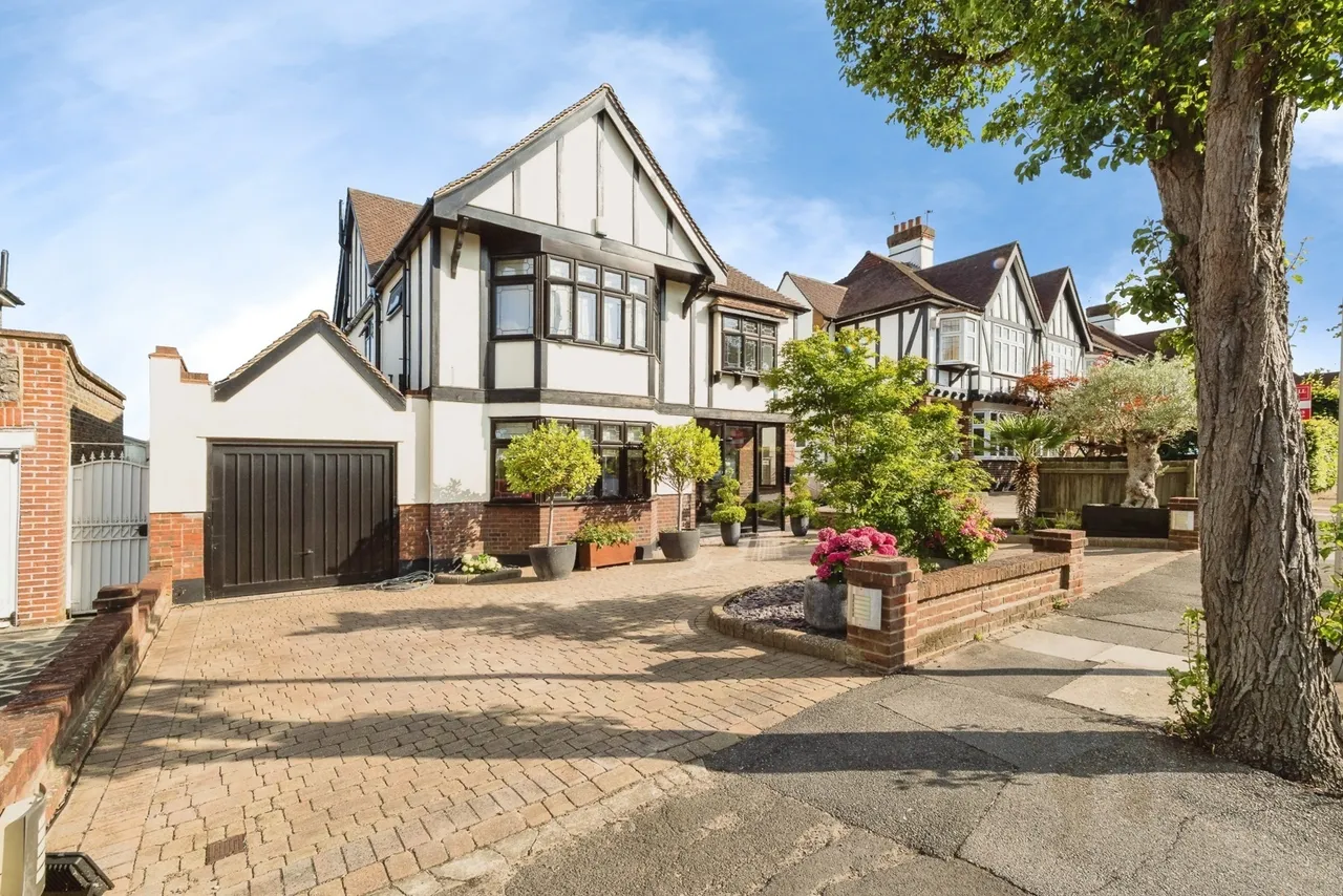 Princes Avenue, Woodford Green, IG8, photo 2