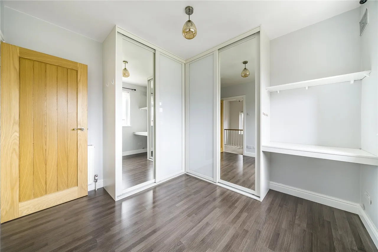 Malthouse Drive, Hanworth, TW13 6RN, photo 6