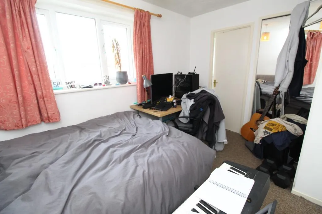 Falcon Close, Lenton, NG7, photo 3