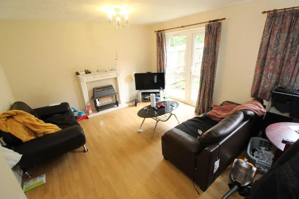 3 bed house to rent, Falcon Close, Lenton, NG7