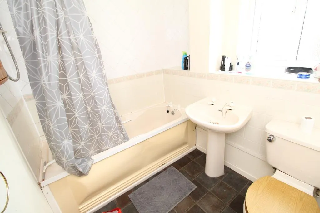 Falcon Close, Lenton, NG7, photo 5