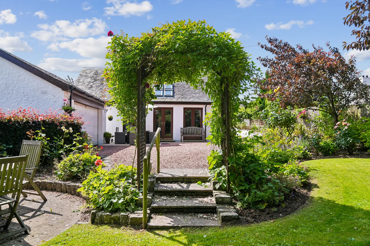 Glasgow Road, Eaglesham, G76, photo 39