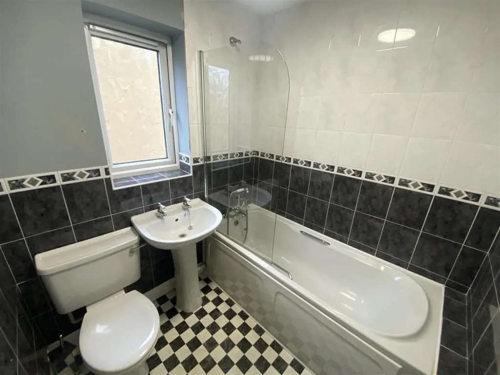 Branwell Court, Daisy Hill, BD9, photo 11