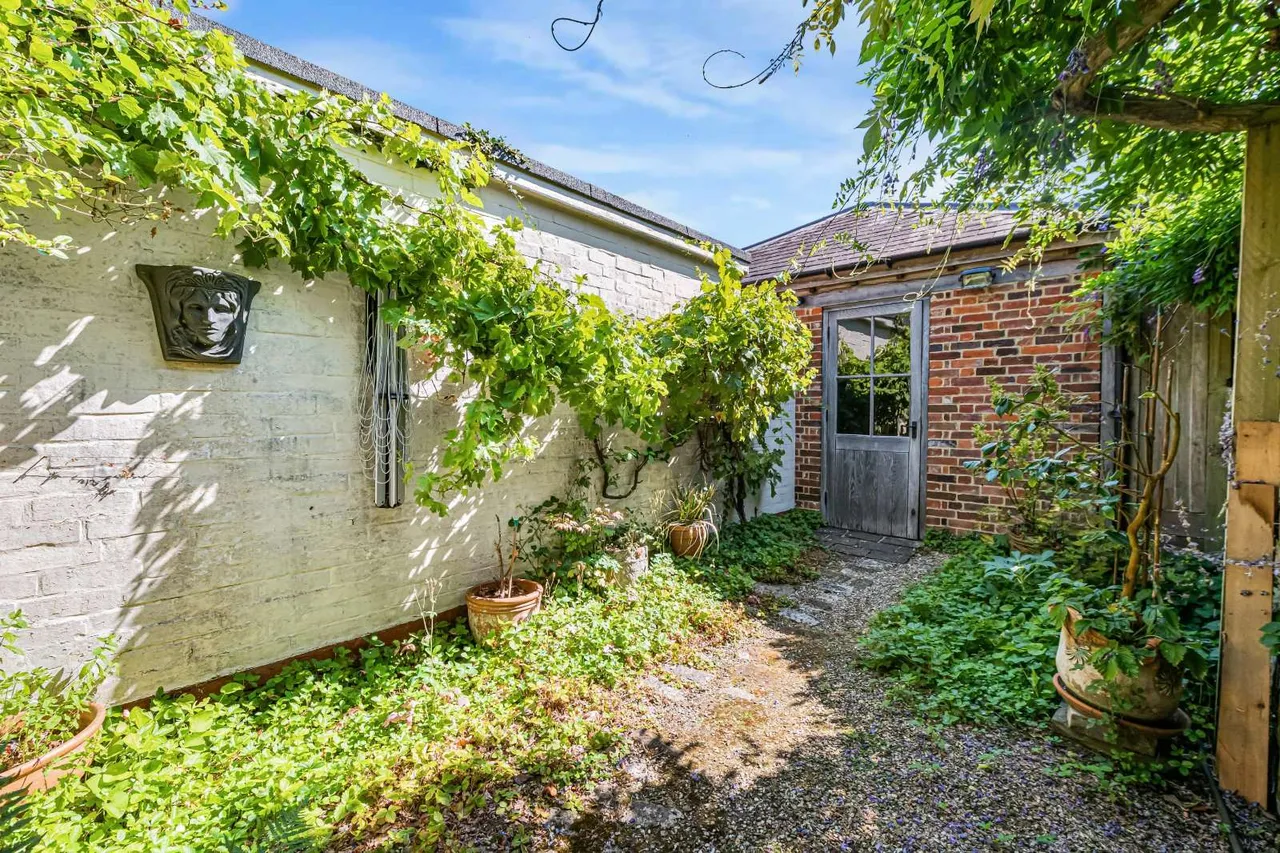 East Street, Petworth, West Sussex, GU28 0AB, photo 11