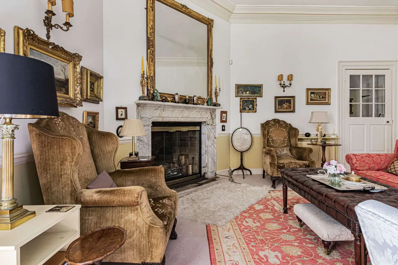 East Street, Petworth, West Sussex, GU28 0AB, photo 4