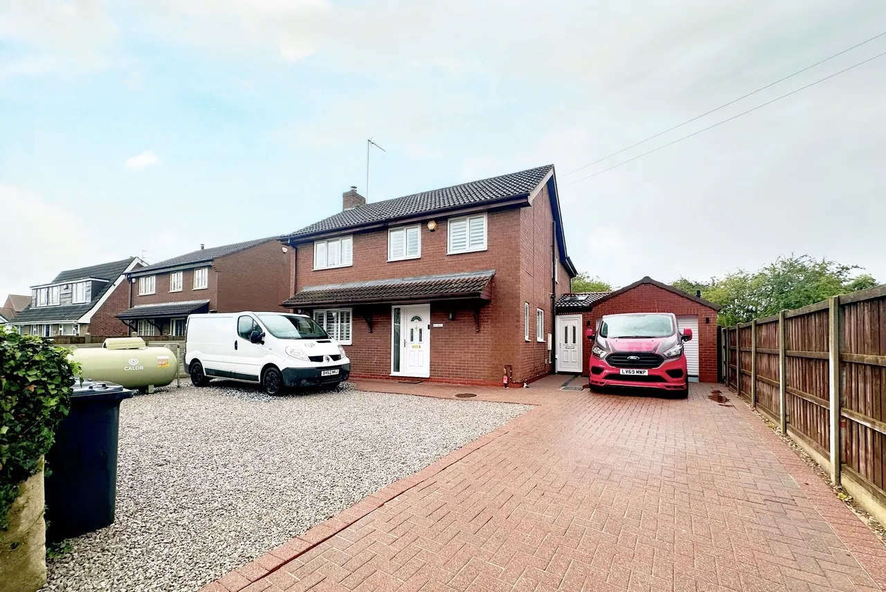 4 bed house to rent — Dirty Lane, Fishlake, DONCASTER