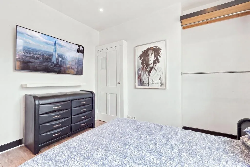 North Countess Road, London, E17, photo 14