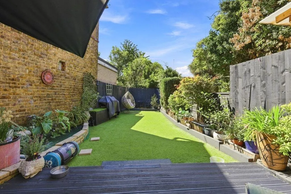 North Countess Road, London, E17, photo 18