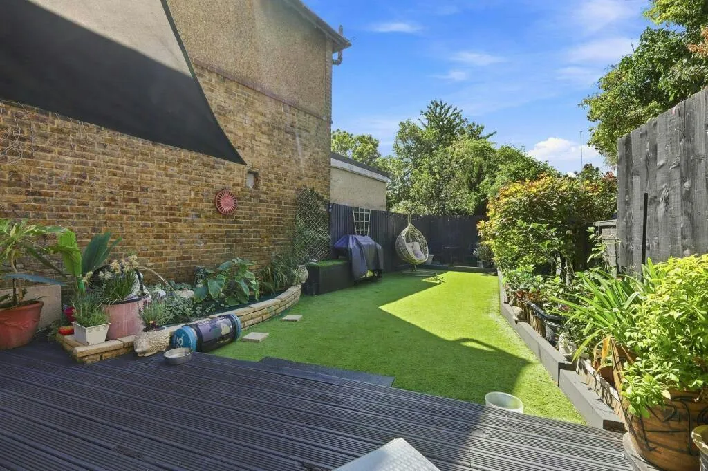 North Countess Road, London, E17, photo 19