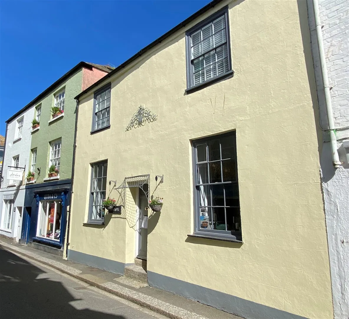 4 bed character property for sale, Fore Street, Fowey