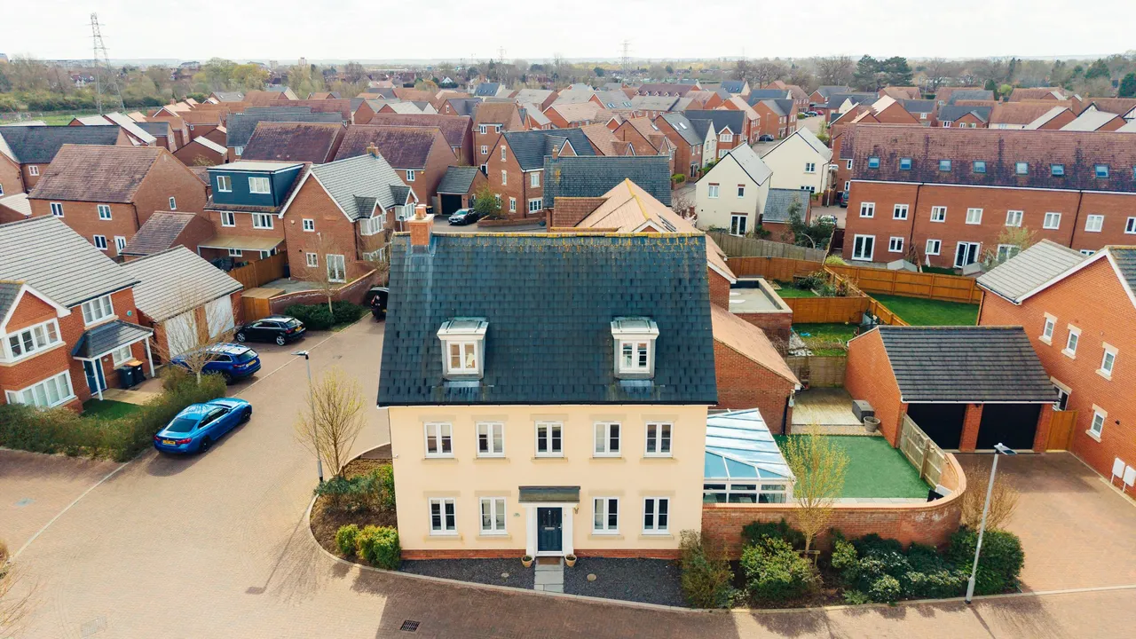 Cameron Crescent, Bedford, photo 2