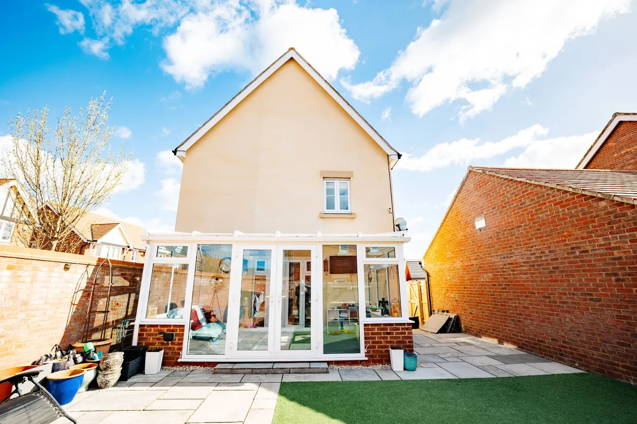 Cameron Crescent, Bedford, photo 15