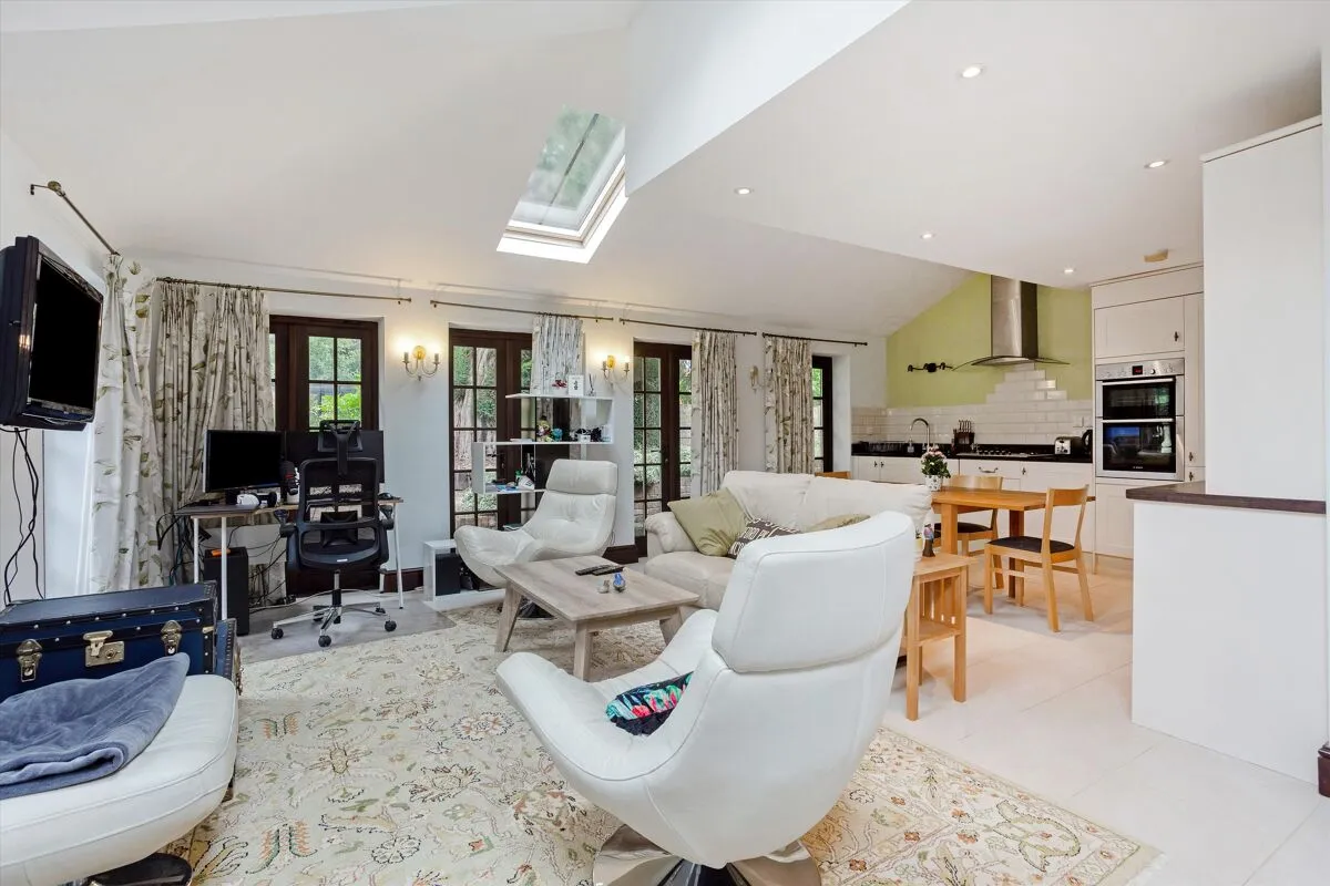Middle Hill, Egham, TW20, photo 12