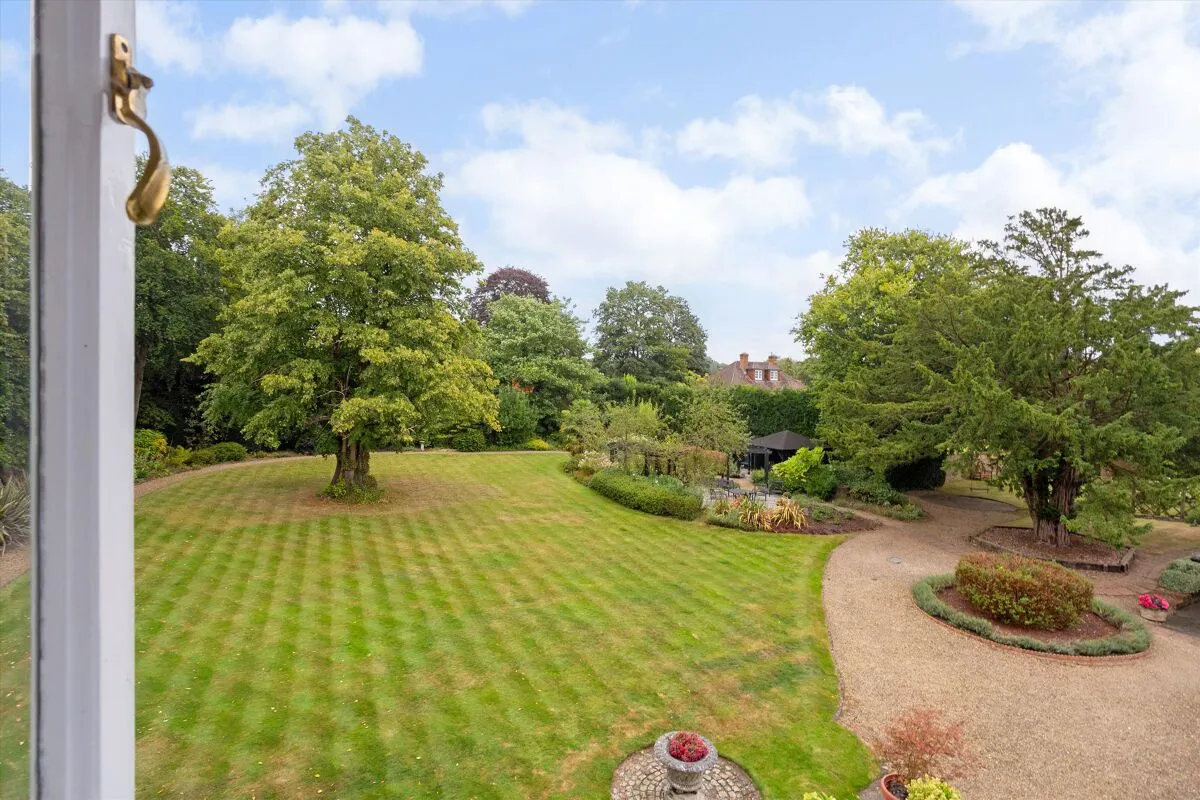 Middle Hill, Egham, TW20, photo 26