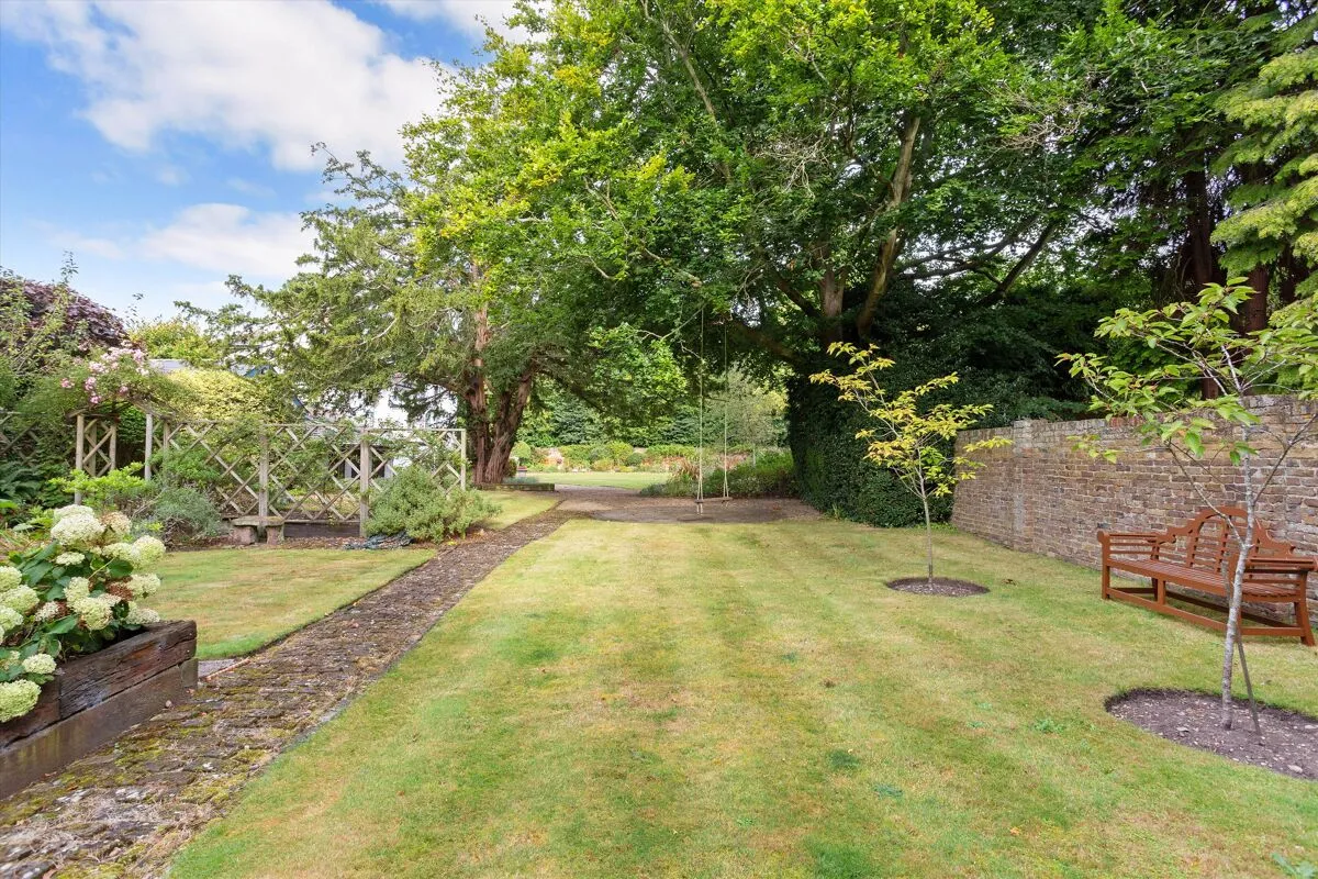 Middle Hill, Egham, TW20, photo 30