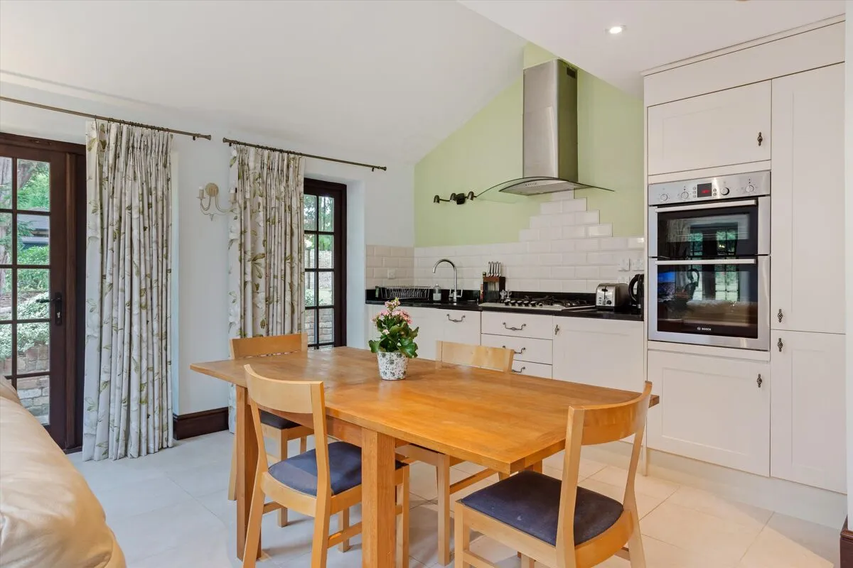 Middle Hill, Egham, TW20, photo 13