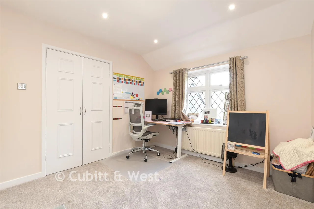 Smallfield Road, Horley, RH6, photo 11