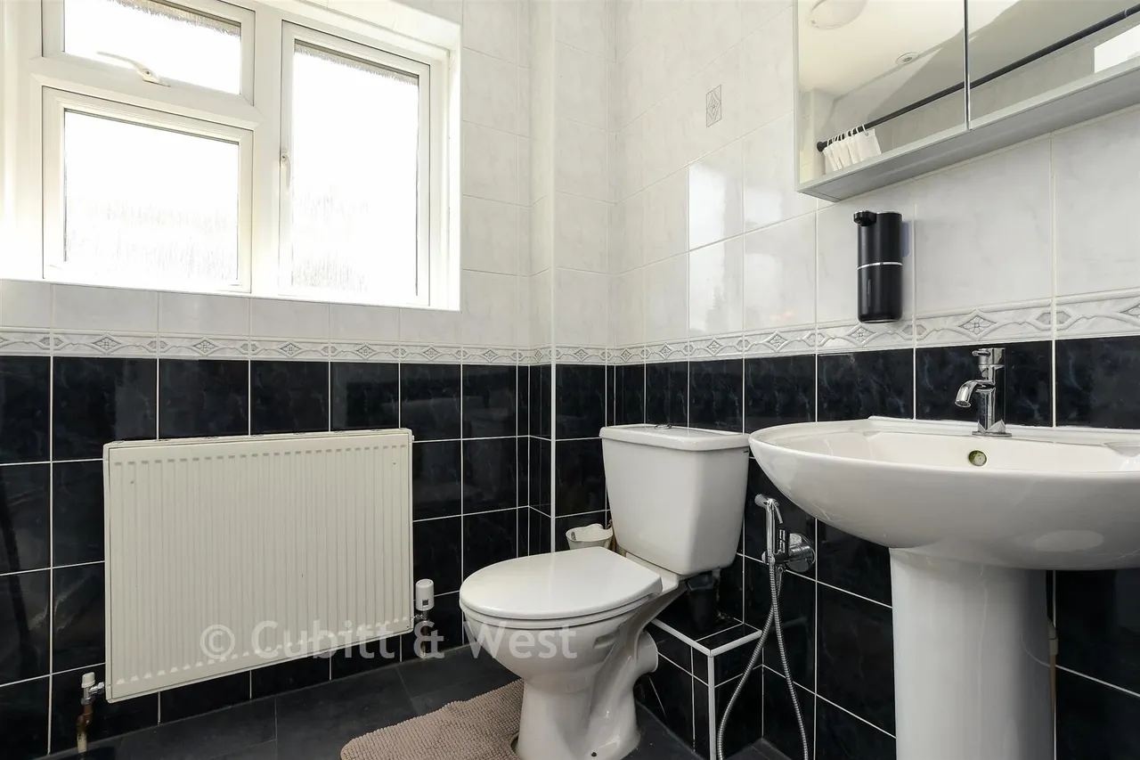 Smallfield Road, Horley, RH6, photo 12