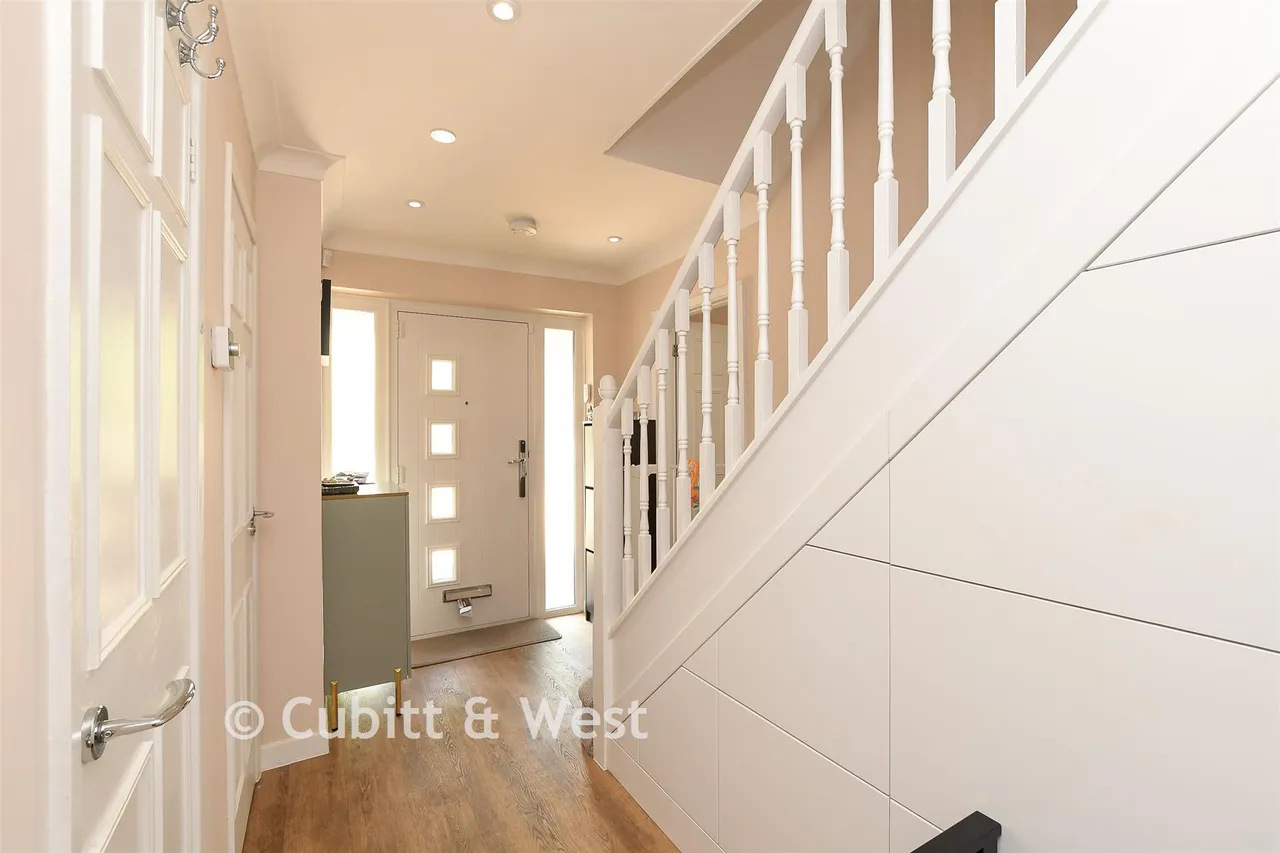 Smallfield Road, Horley, RH6, photo 8
