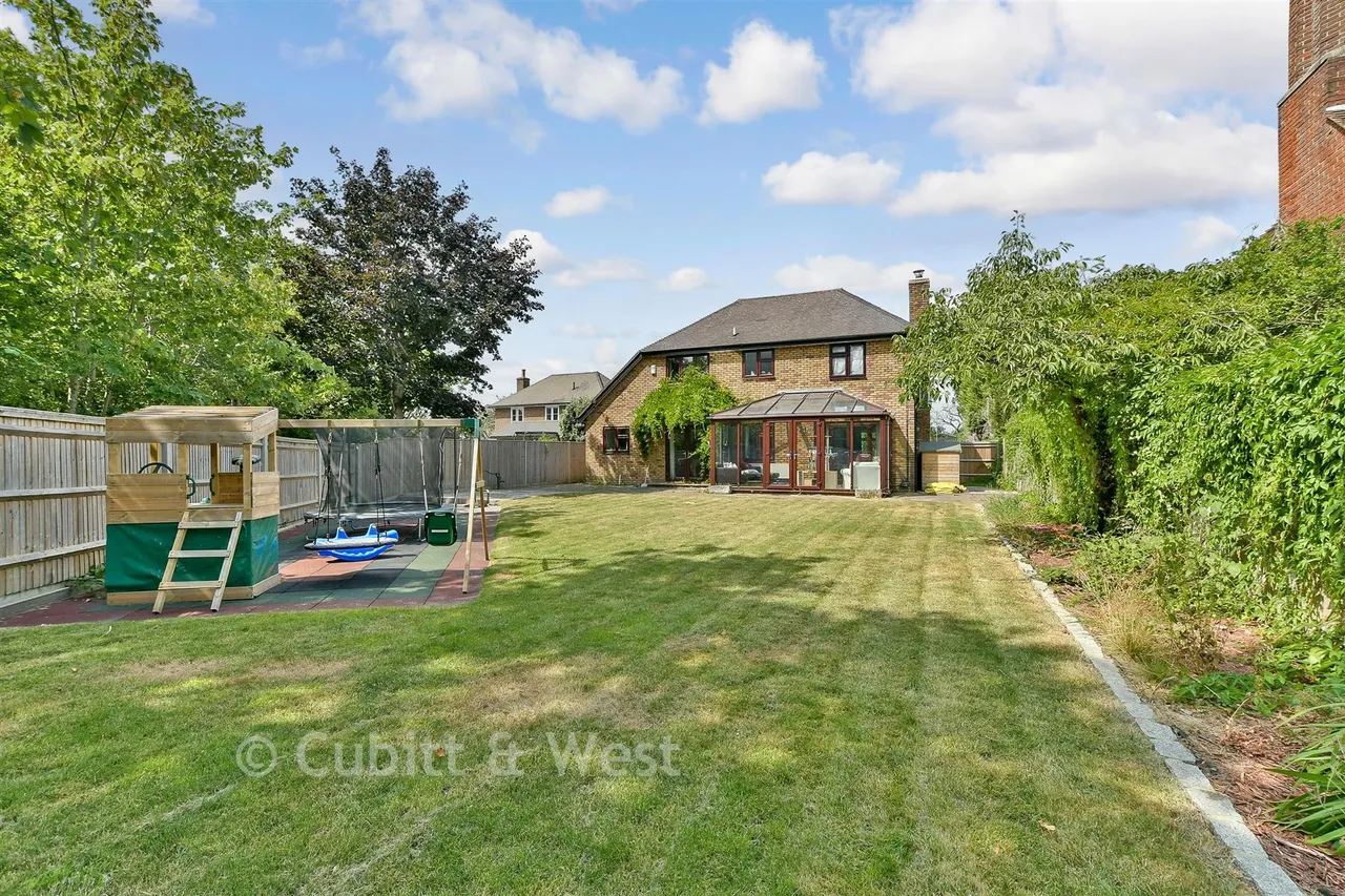 Smallfield Road, Horley, RH6, photo 16
