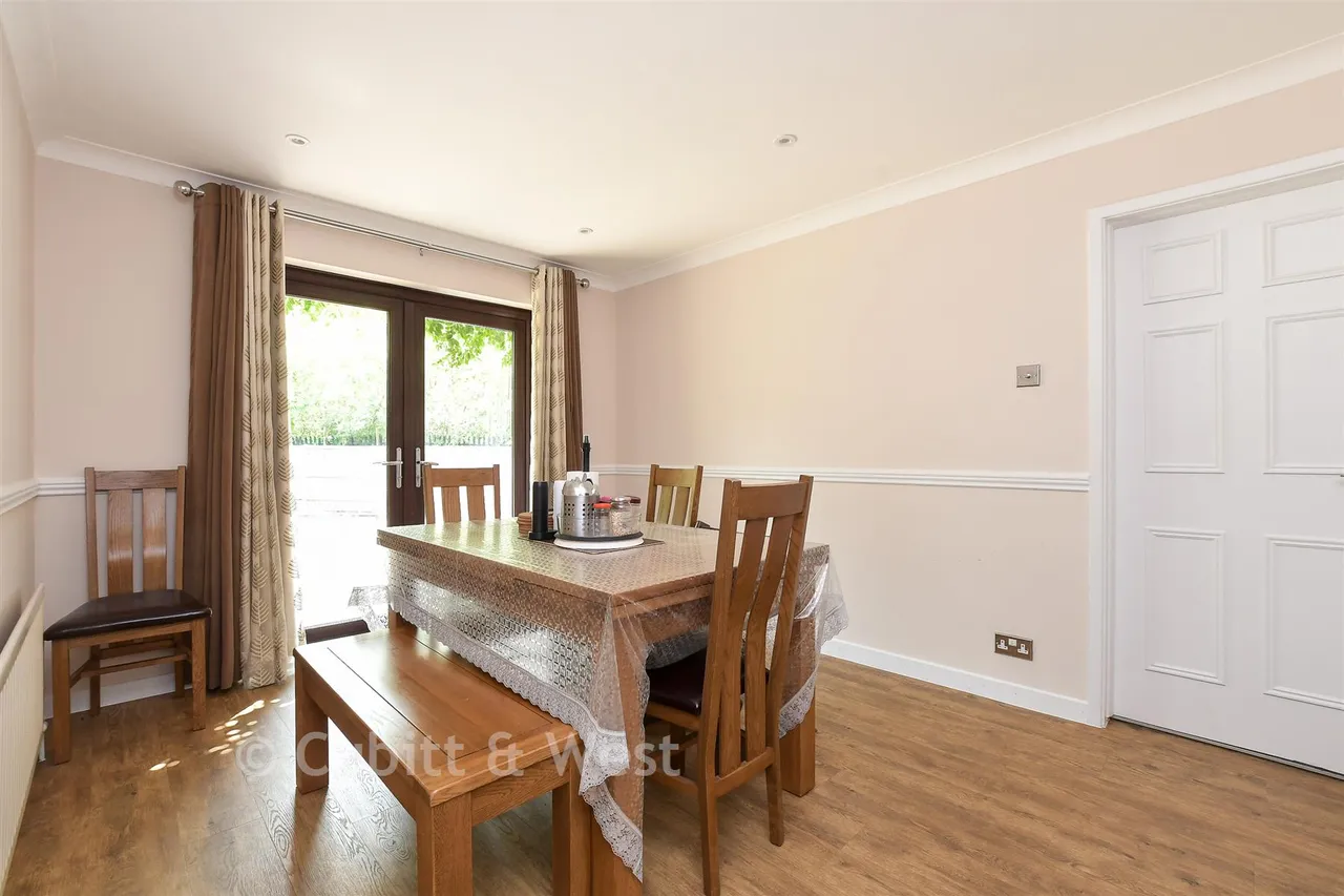 Smallfield Road, Horley, RH6, photo 5