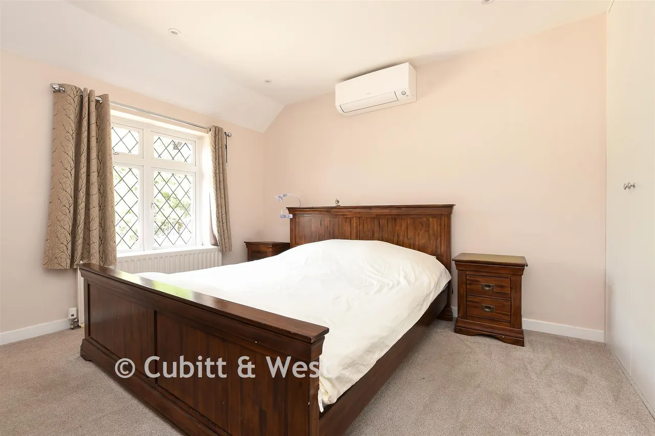 Smallfield Road, Horley, RH6, photo 9