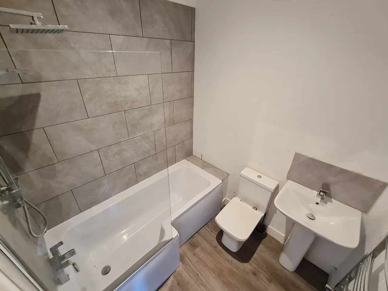 Medina Avenue, Newport, PO30, photo 11