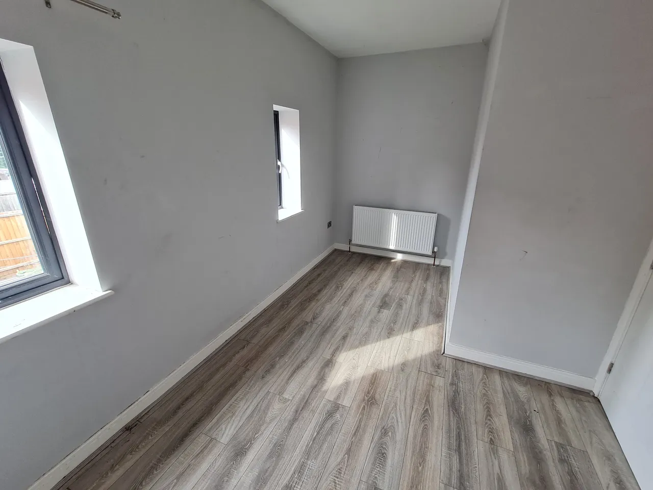 Medina Avenue, Newport, PO30, photo 10