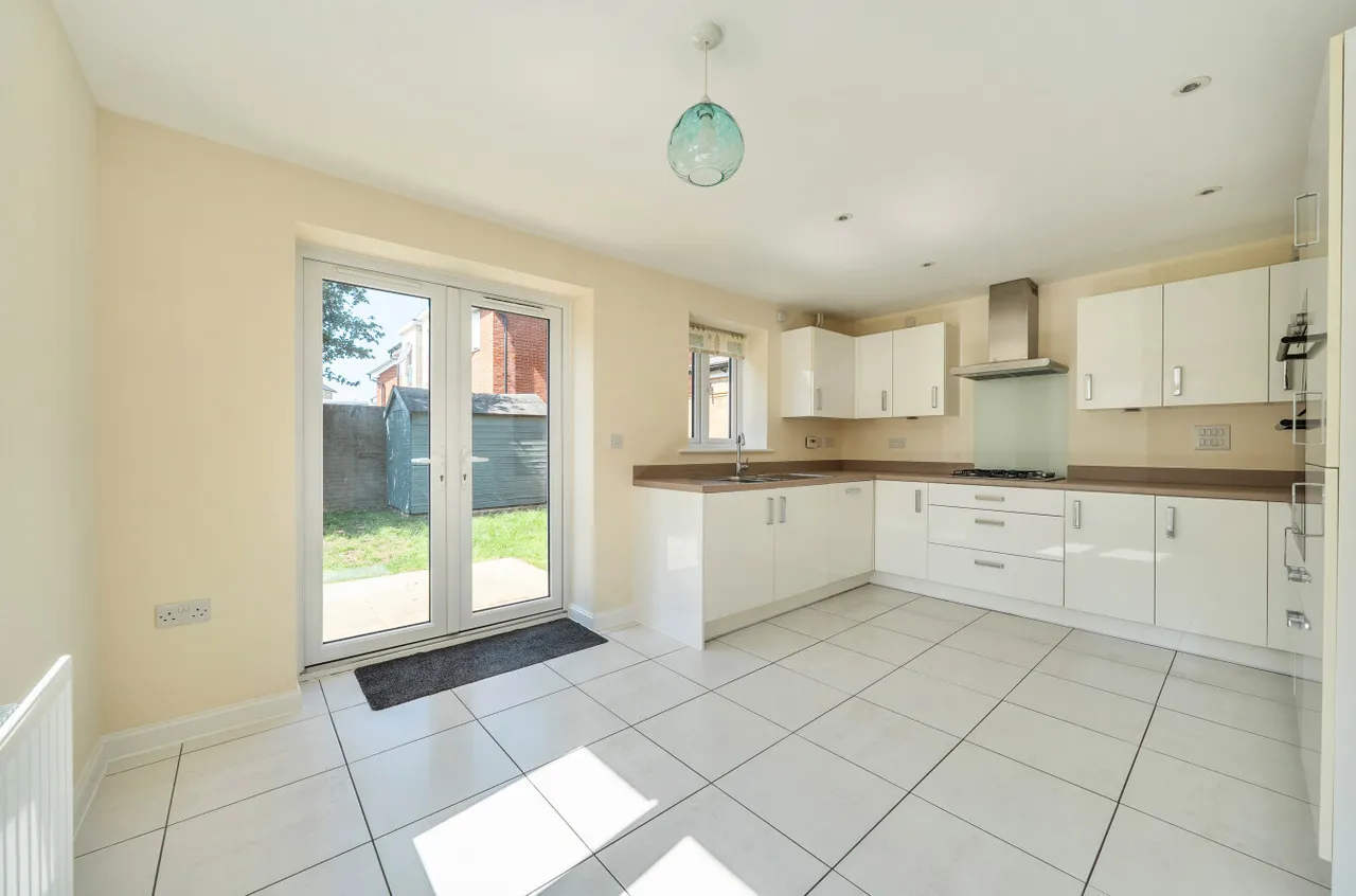 Furze Drive, Romsey, SO51, photo 4